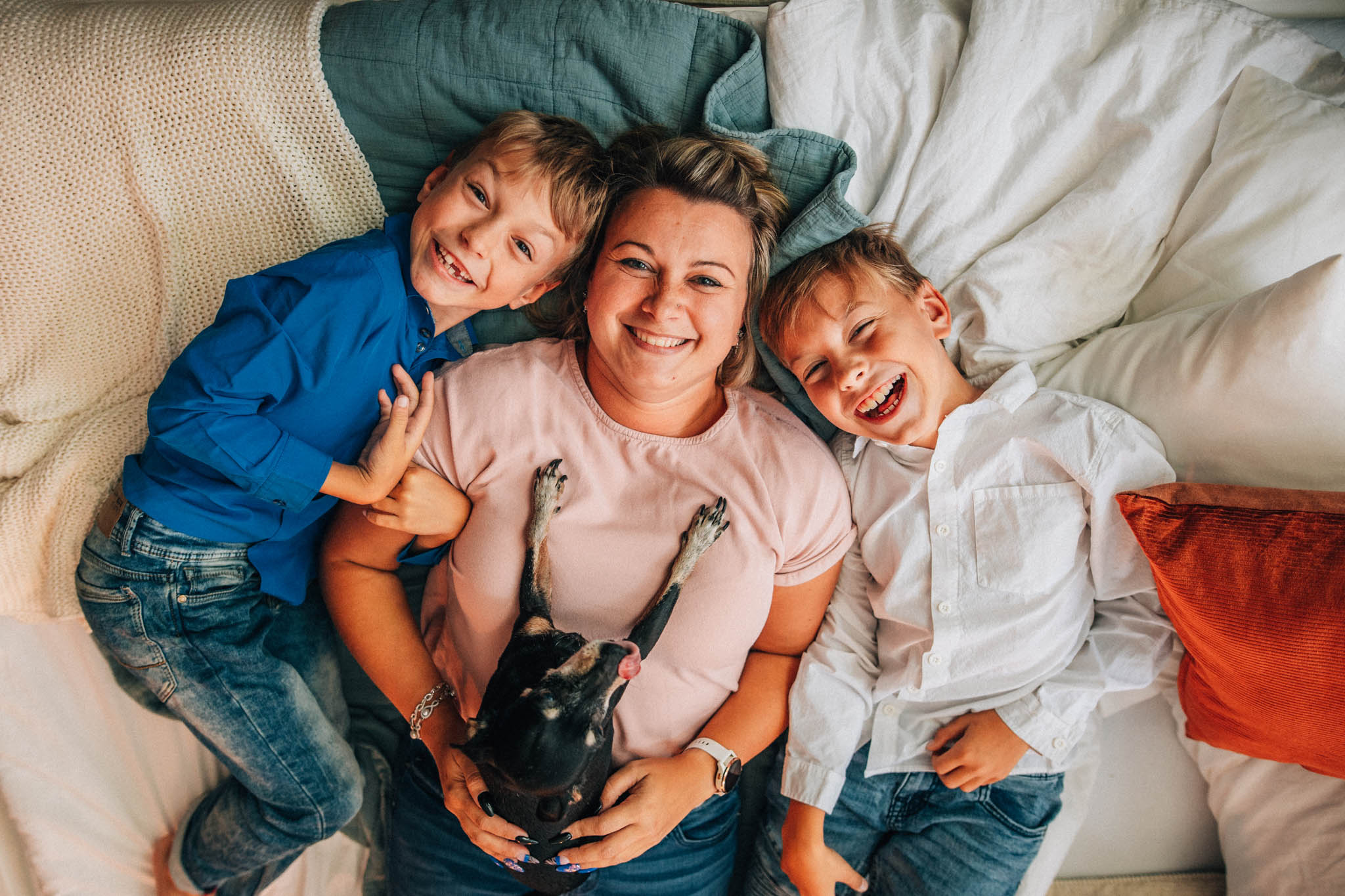 Lukáš Kenji Vrábel fotograf - Portfolio - svatební a rodinná fotografie - Duben 2026