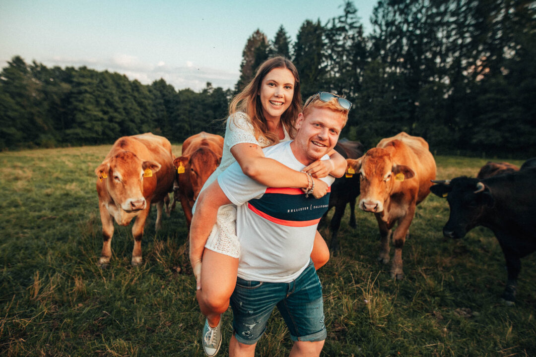 Párová fotografie, předsvatební focení, zamilovaný pár v přírodě, láska, smích, emoce, fotograf Lukáš Kenji Vrábel