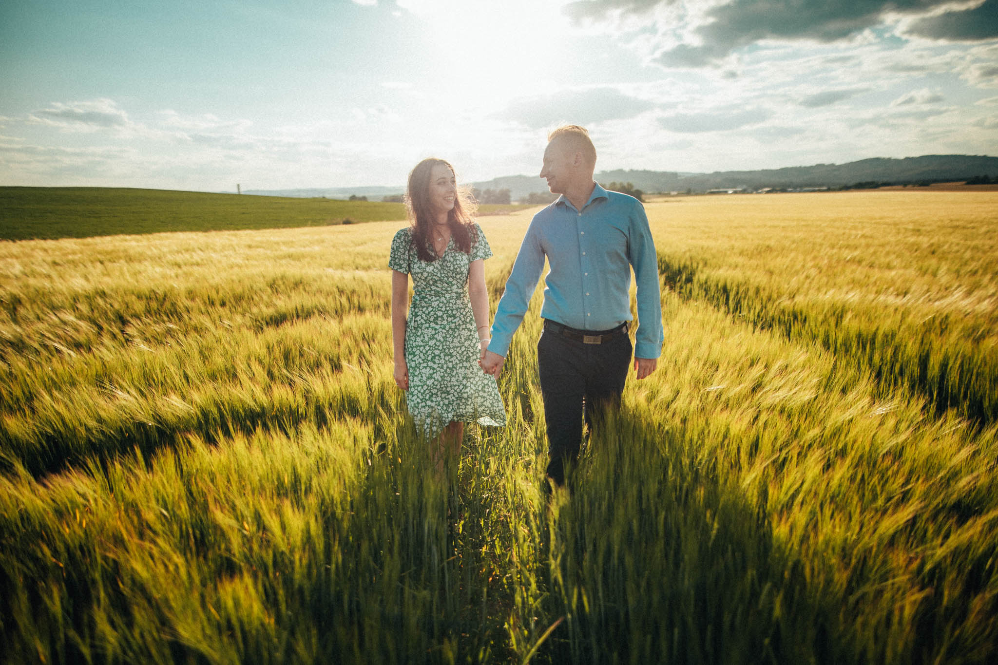 Párová fotografie, předsvatební focení, zamilovaný pár v přírodě, láska, smích, emoce, fotograf Lukáš Kenji Vrábel