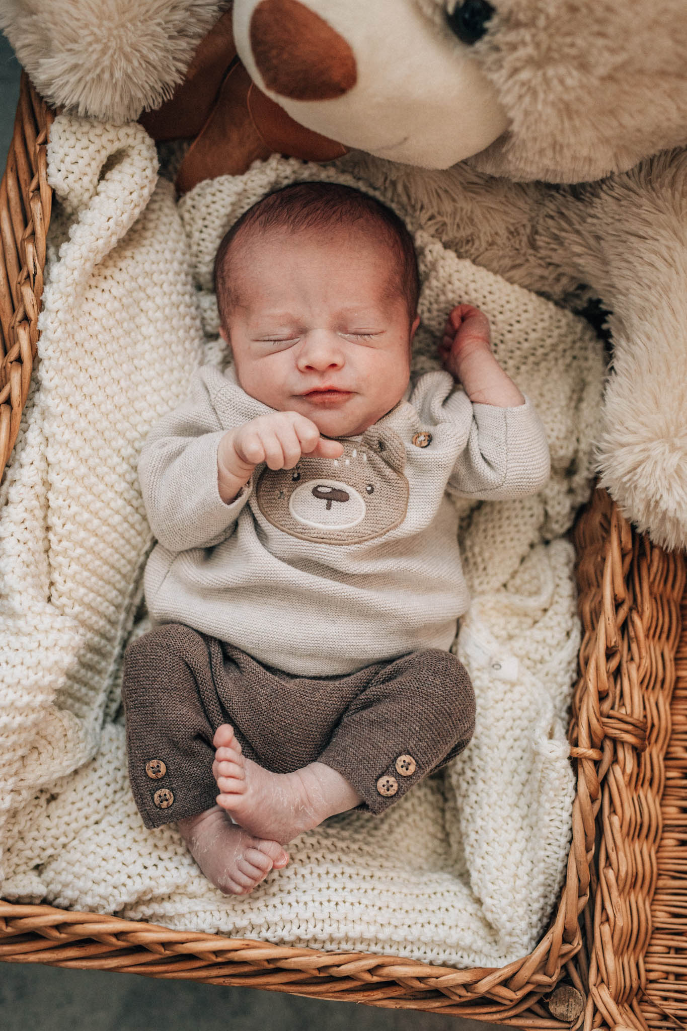 Rodinná fotografie, rodinné focení, veselá rodina v přírodě, láska, smích, emoce, fotograf Lukáš Kenji Vrábel