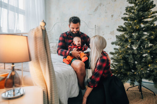 Rodinná fotografie, rodinné focení, veselá rodina v přírodě, láska, smích, emoce, fotograf Lukáš Kenji Vrábel