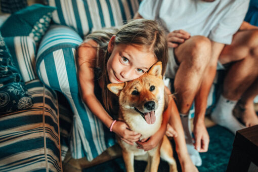 Rodinná fotografie, rodinné focení, veselá rodina v přírodě, láska, smích, emoce, fotograf Lukáš Kenji Vrábel