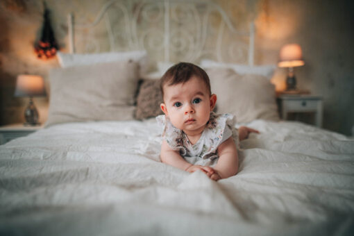 Rodinná fotografie, rodinné focení, veselá rodina v přírodě, láska, smích, emoce, fotograf Lukáš Kenji Vrábel