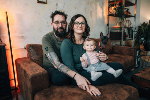 Rodinná fotografie, rodinné focení, veselá rodina v přírodě, láska, smích, emoce, fotograf Lukáš Kenji Vrábel