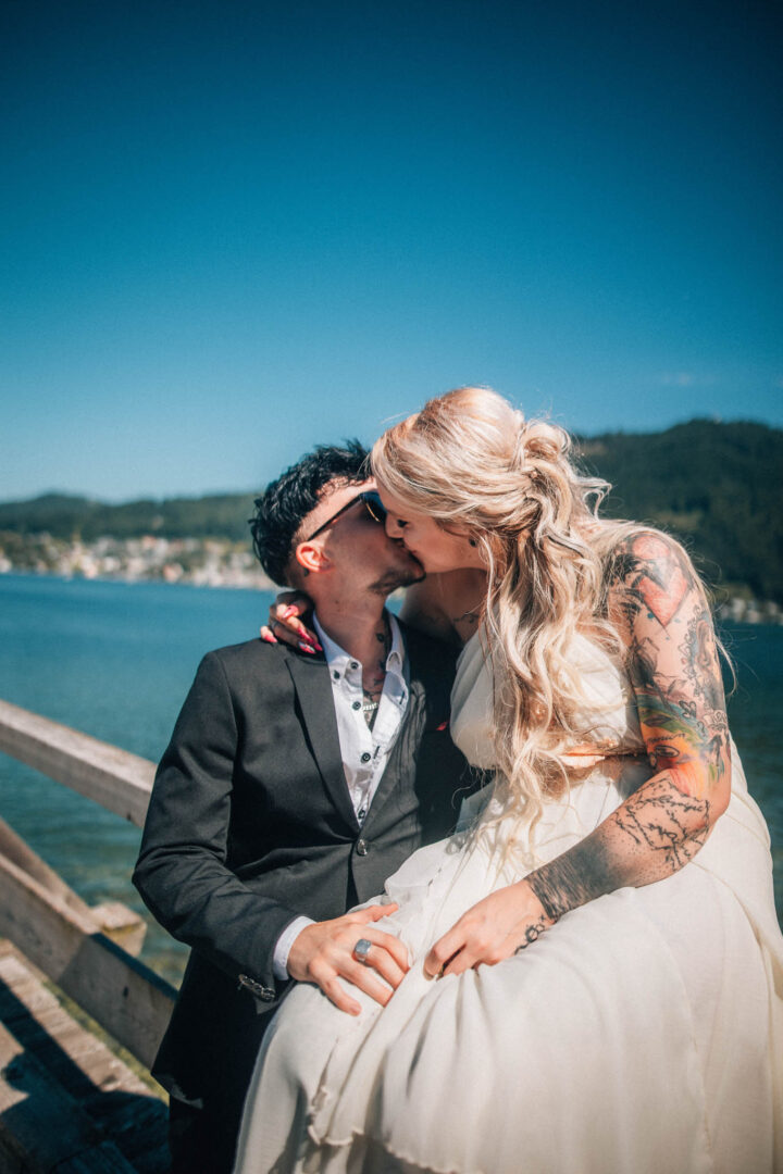 Svatební focení, wedding photography, newlyweds, novomanželé, ženich a nevěsta v přírodě, groom and bride in the nature, svatební fotograf, wedding photographer