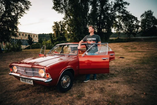 Veterán na svatbu - Lukáš Kenji Vrábel fotograf - svatební a rodinný fotografie Lukáš Kenji Vrábel fotograf - Veterán na svatbu - svatební a rodinná fotografie - Listopad 2025