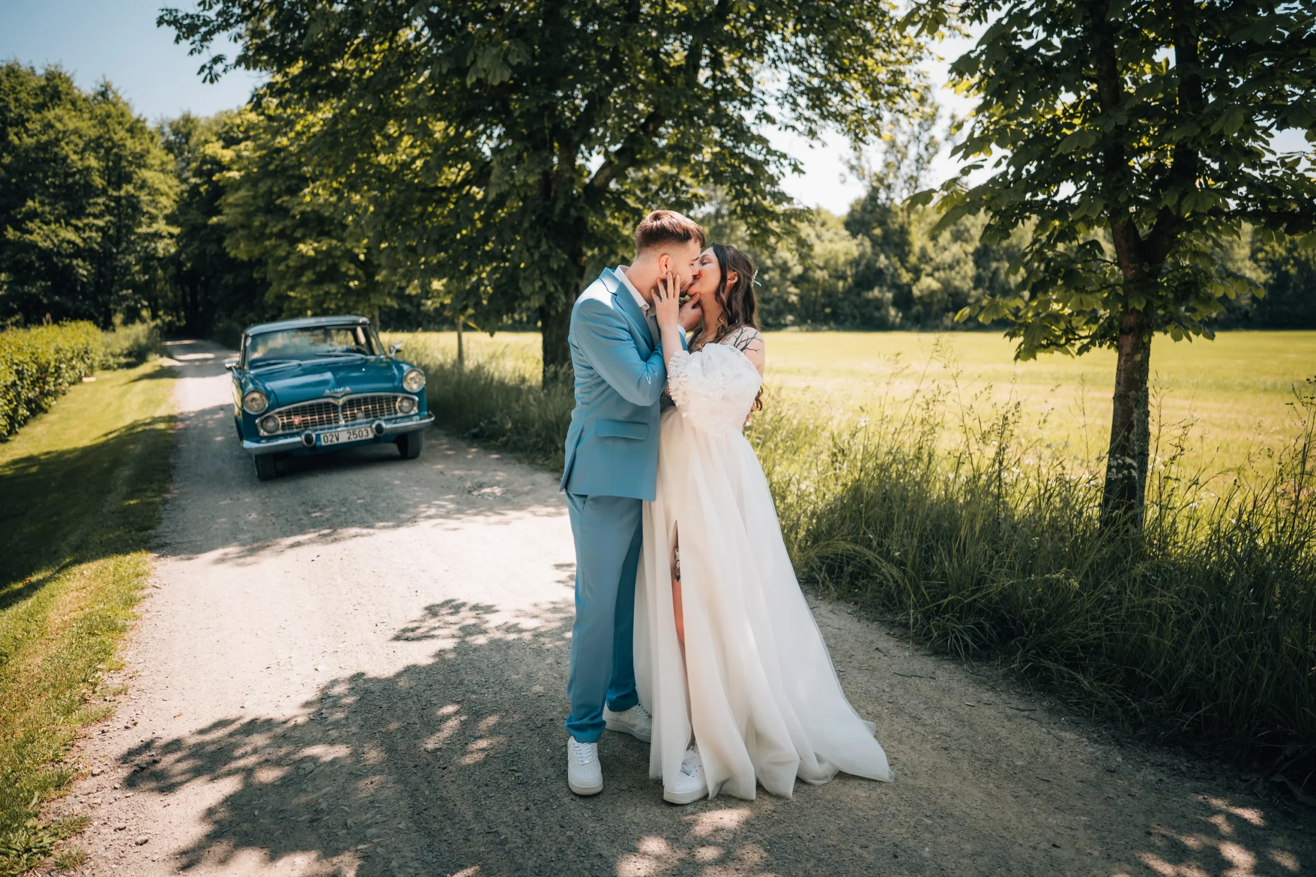 Veterán na svatbu - Lukáš Kenji Vrábel fotograf - svatební a rodinný fotografie Lukáš Kenji Vrábel fotograf - Veterán na svatbu - svatební a rodinná fotografie - Listopad 2025
