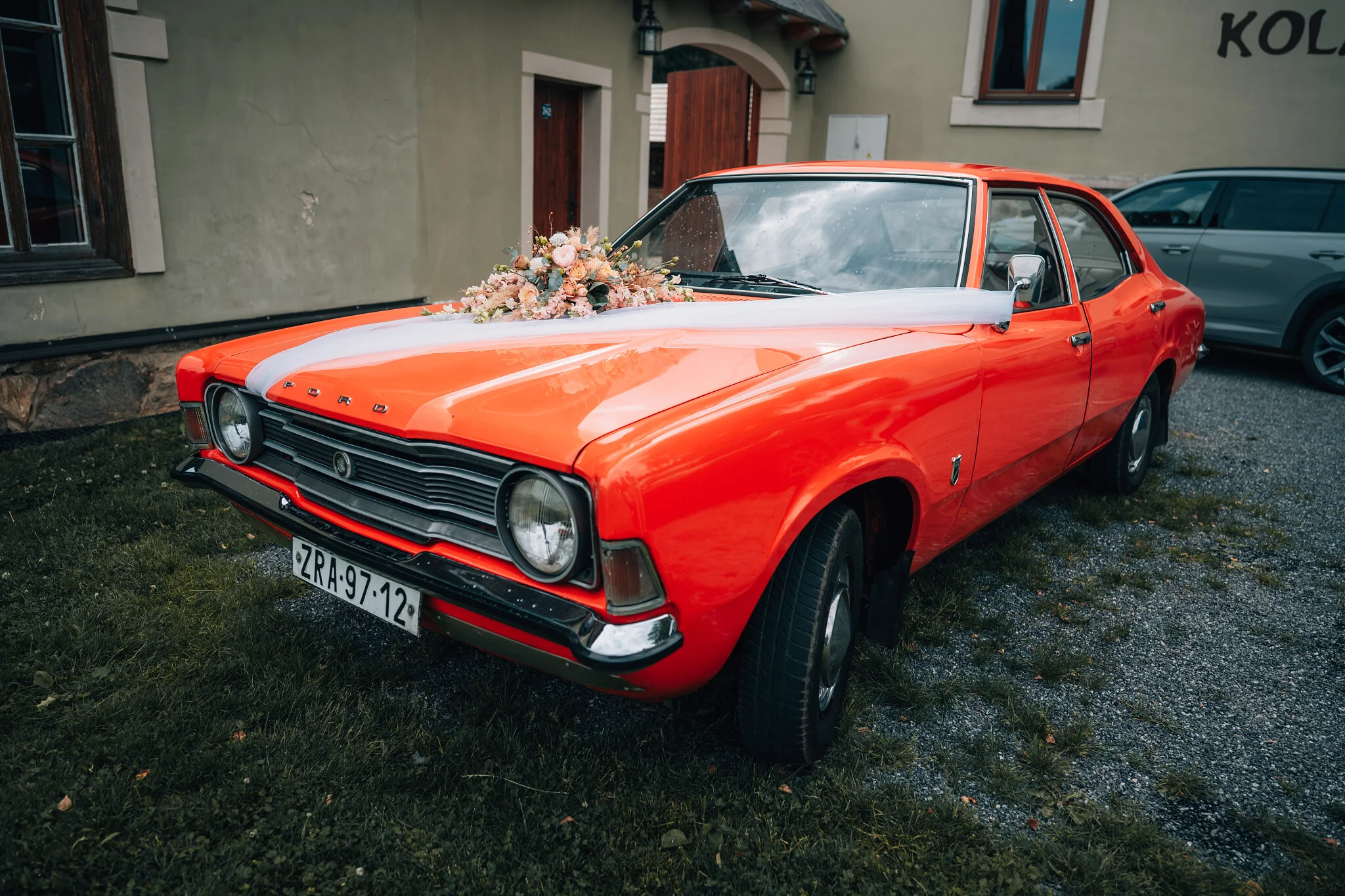 Veterán na svatbu - Lukáš Kenji Vrábel fotograf - svatební a rodinný fotografie Lukáš Kenji Vrábel fotograf - Veterán na svatbu - svatební a rodinná fotografie - Listopad 2025