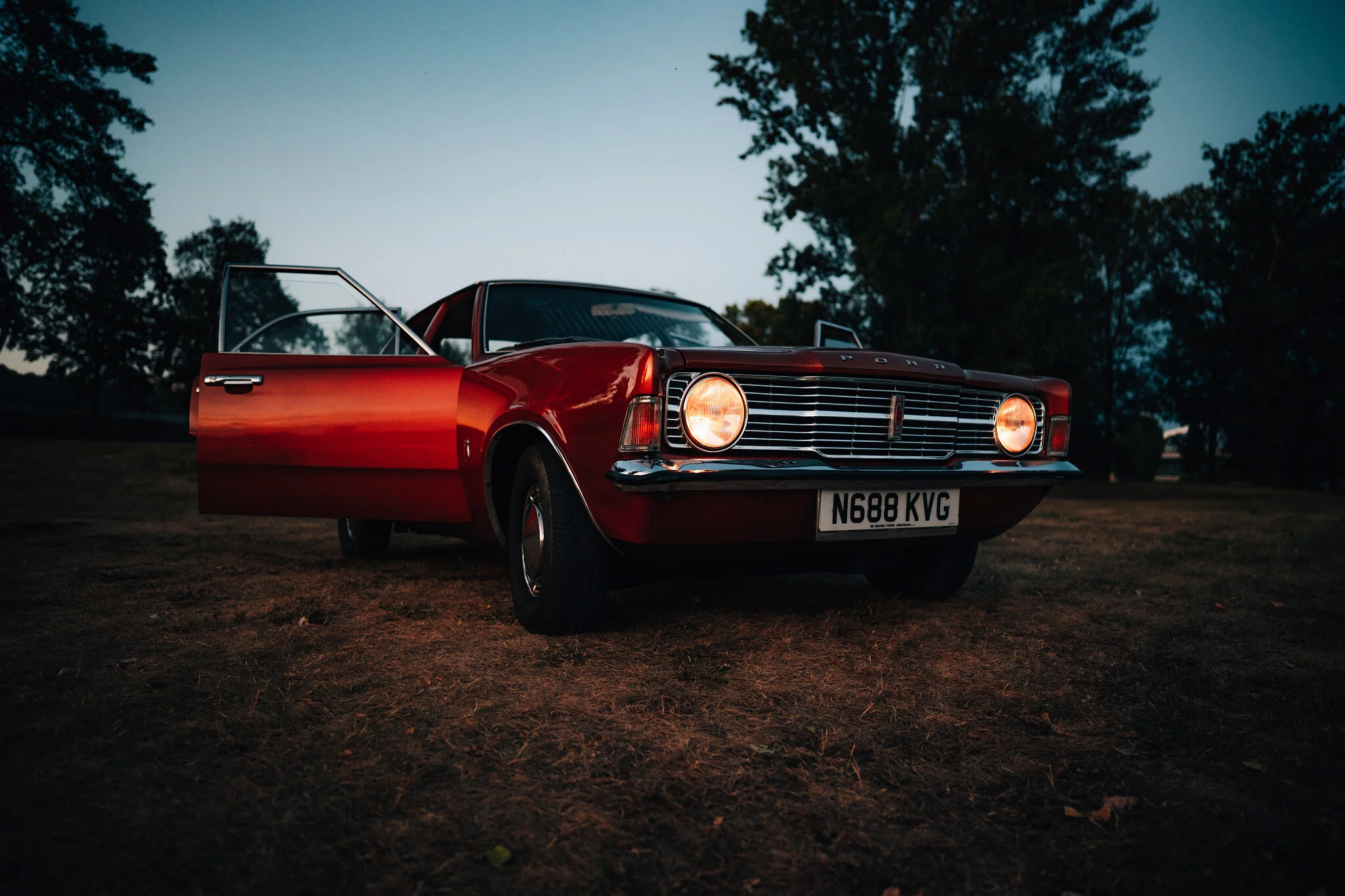 Veterán na svatbu - Lukáš Kenji Vrábel fotograf - svatební a rodinný fotografie Lukáš Kenji Vrábel fotograf - Veterán na svatbu - svatební a rodinná fotografie - Listopad 2025